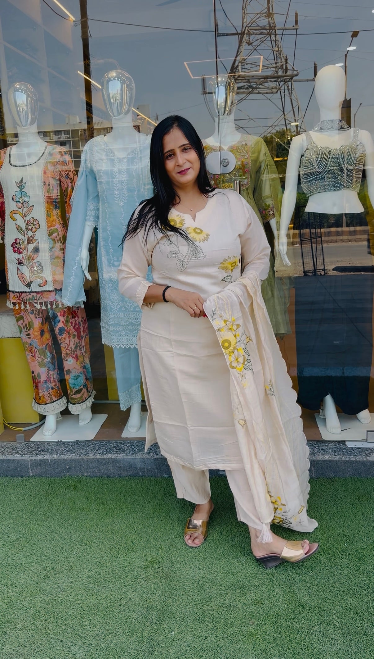 Sunflower Bloom Embroidered Kurta Set With Dupatta Work