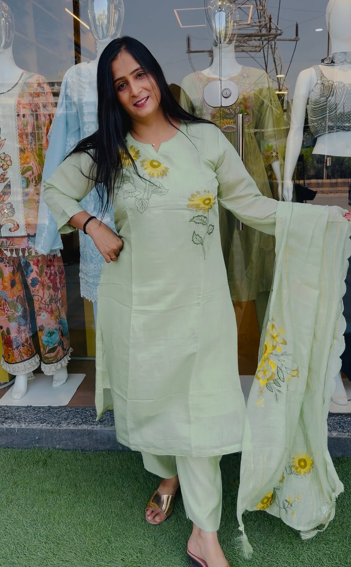 Sunflower Bloom Embroidered Kurta Set With Dupatta Work