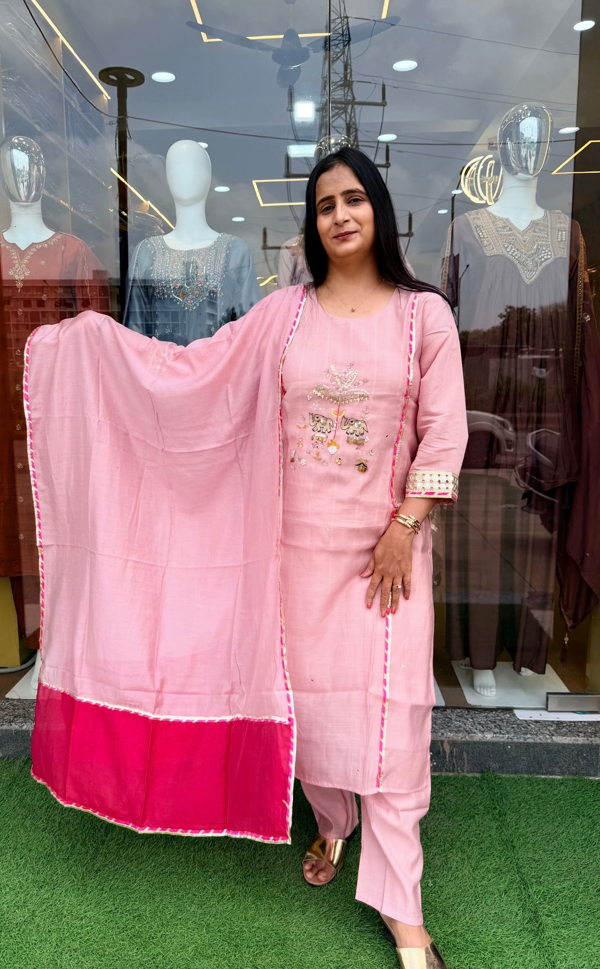 Gulabi Utsav Ethnic Ensemble