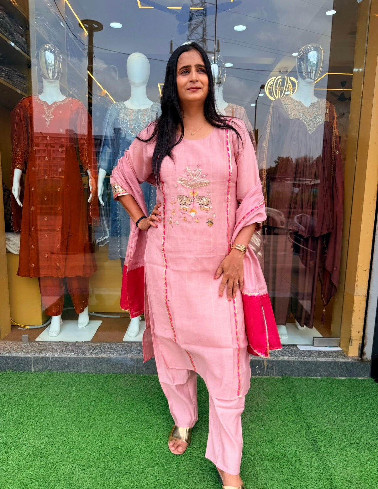 Gulabi Utsav Ethnic Ensemble