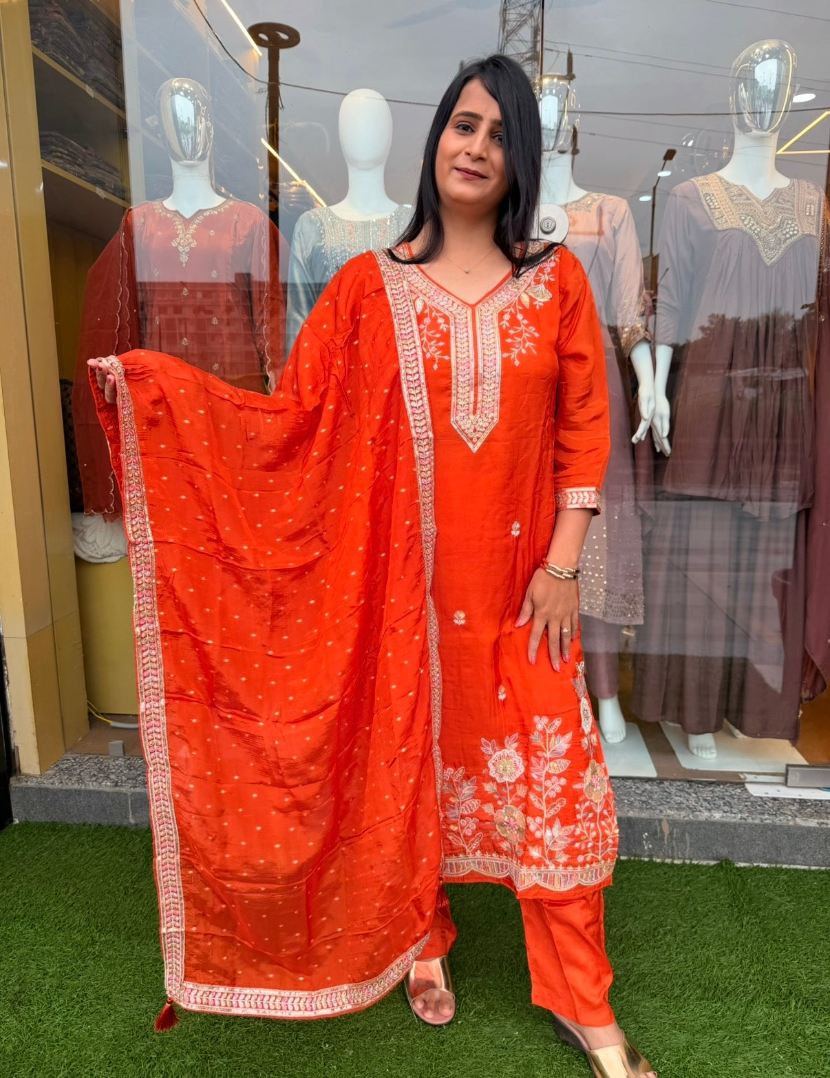 Rangrez Floral Elegance Suit Set